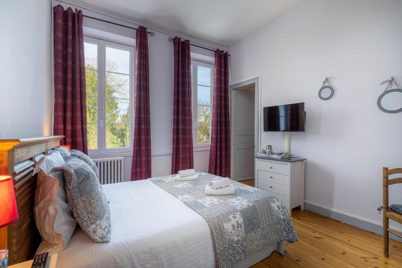 H De Surgeres Bed and Breakfast Εξωτερικό φωτογραφία