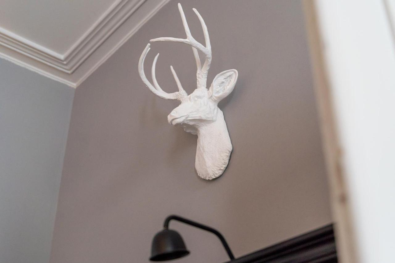 H De Surgeres Bed and Breakfast Εξωτερικό φωτογραφία