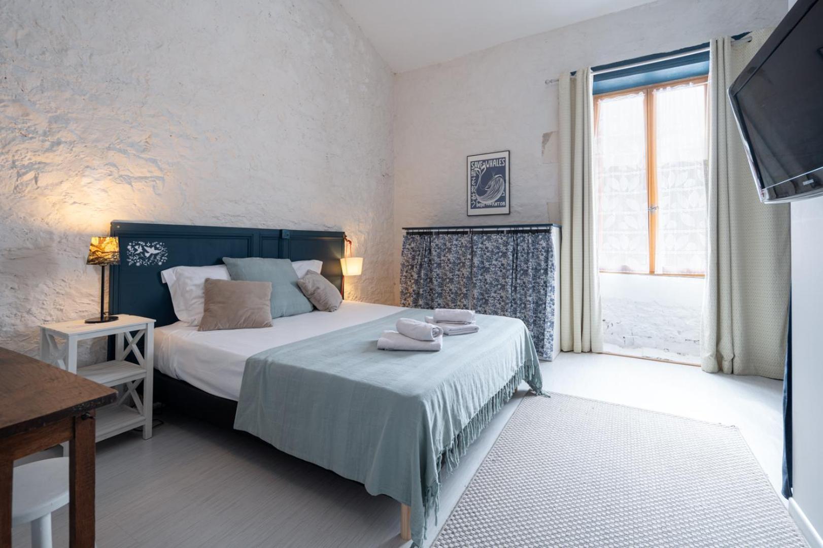 H De Surgeres Bed and Breakfast Εξωτερικό φωτογραφία